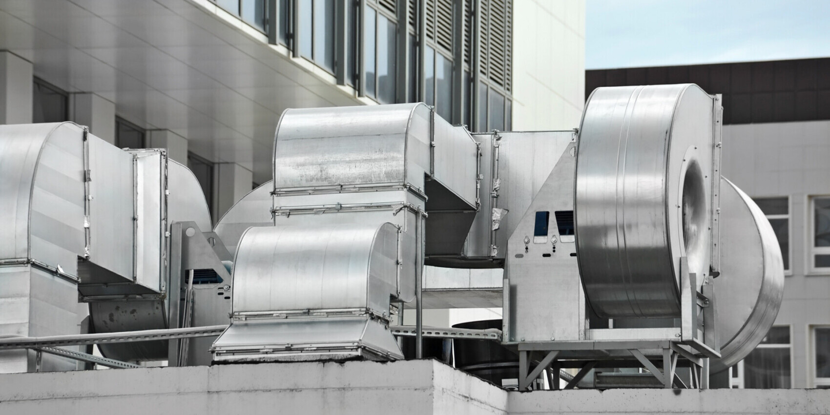 Các loại quạt sử dụng trong hệ thống HVAC và ưu nhược điểm của chúng